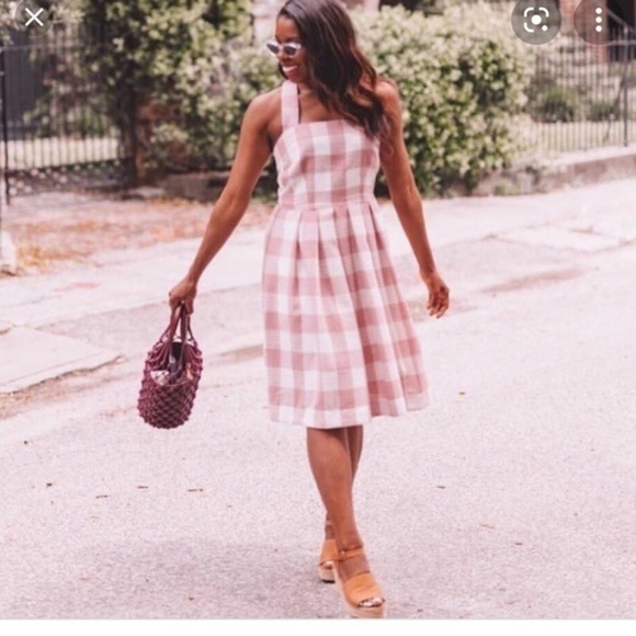 Get your Barbie on with this Gal meets Glam collection Polly dress - Picture 13 of 15